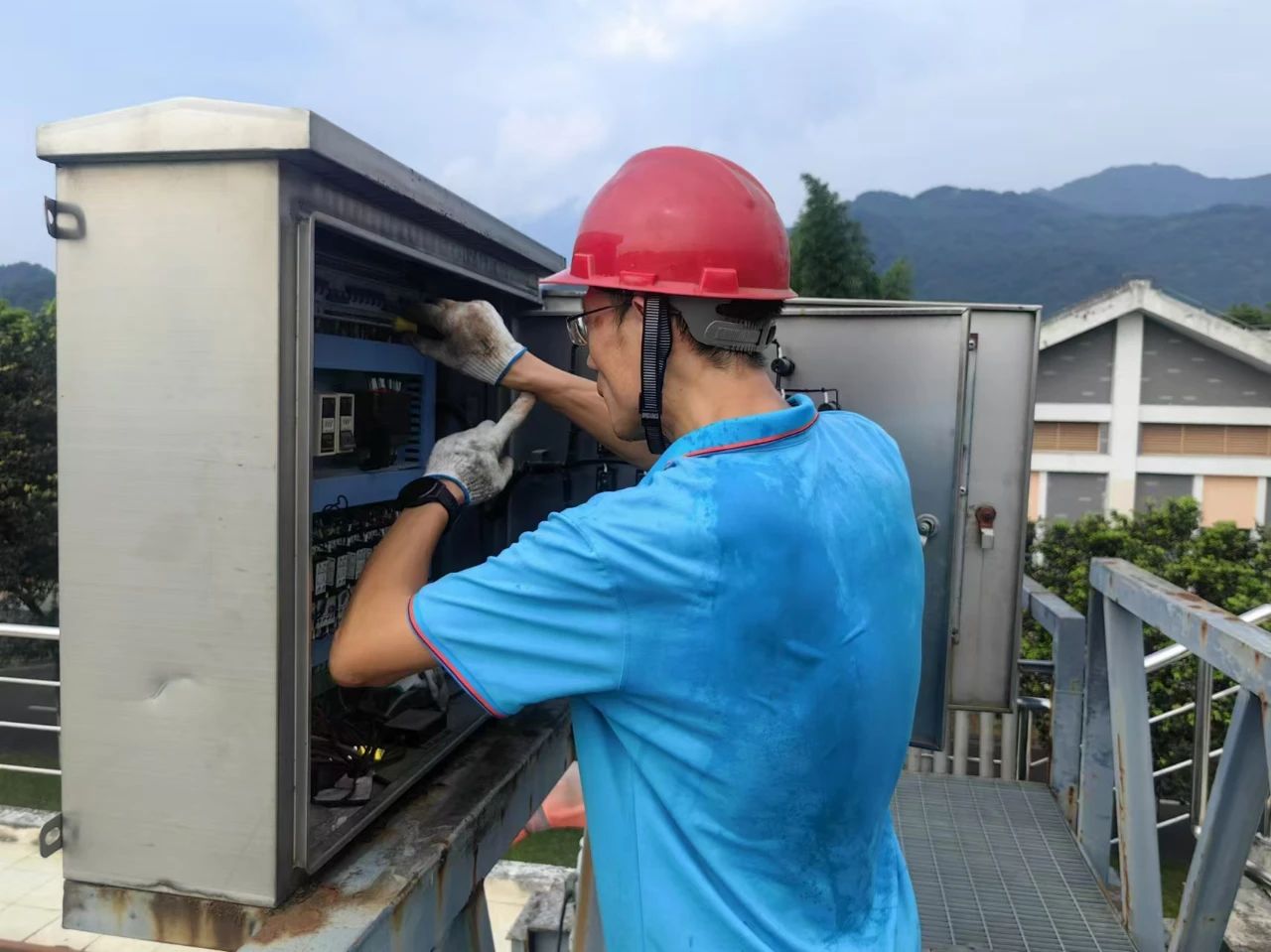 1726722427484753.jpg 高溫下的堅守5.jpg