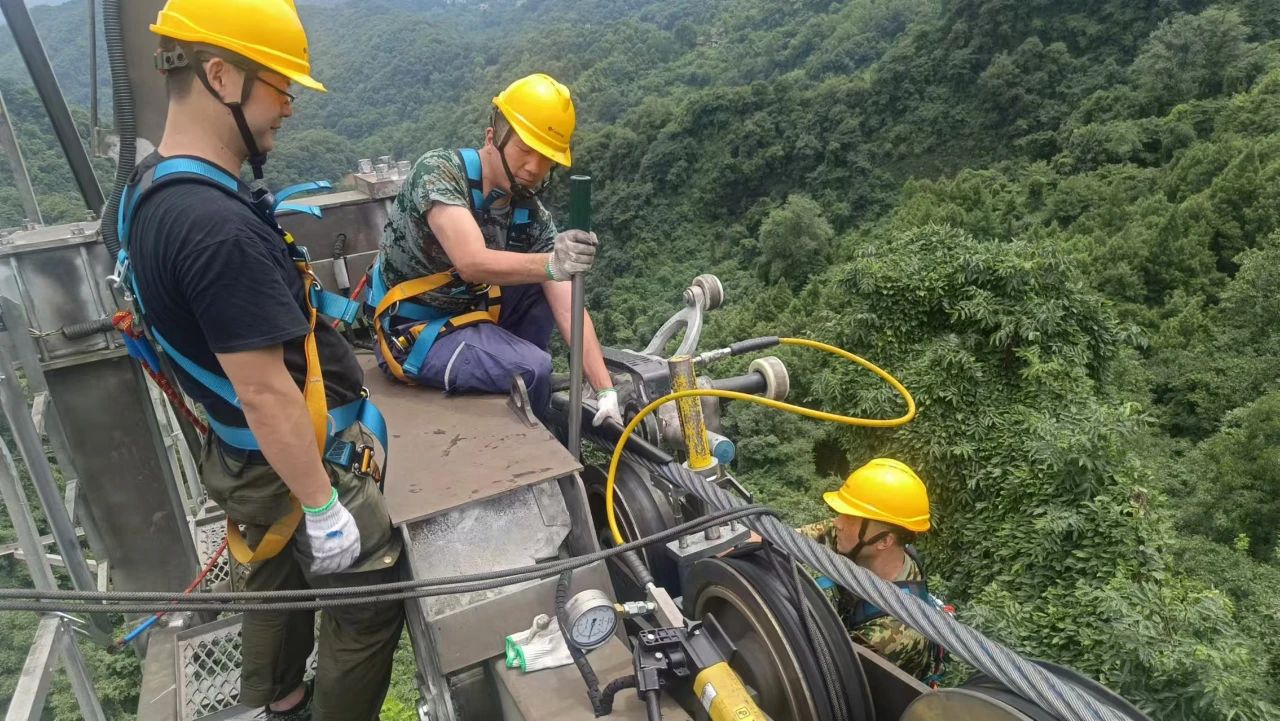 1726722532703182.jpg 高溫下的堅守8.jpg